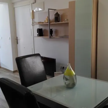 Penthouse Apartment *